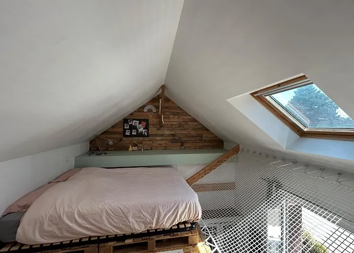 Dom wakacyjny Caen, Tres Jolie Maison A Deux Pas Du Memorial *